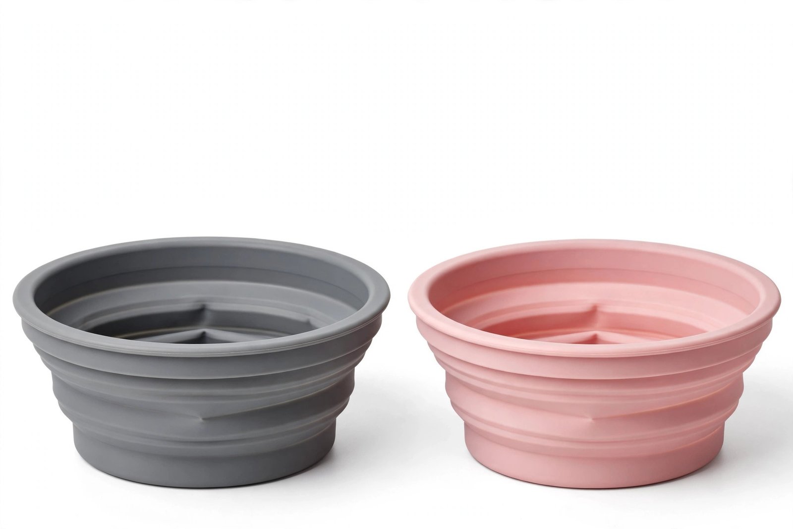 Rest-Eazzzy 2-Pack Silicone Collapsible Dog Bowls, BPA free foldable travel bowls with carabiners in grey and pink, 550 ml